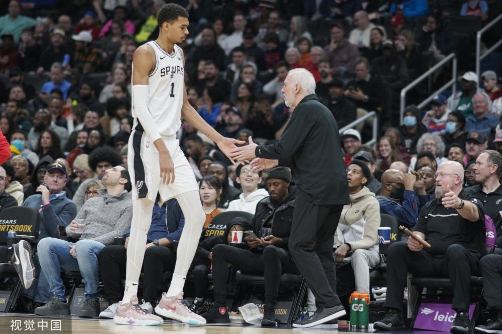 与伯恩茅斯 与伯恩茅斯